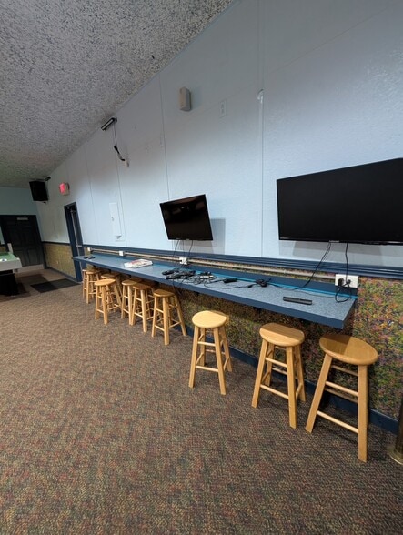 304 Delphos Rd, Columbus Grove, OH for sale - Building Photo - Image 2 of 22