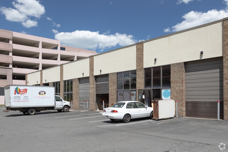 2711 Dorr Ave, Merrifield, VA for lease - Building Photo - Image 2 of 4