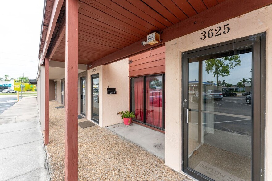 3623-3650 Webber St, Sarasota, FL à vendre - Photo du bâtiment - Image 2 de 31