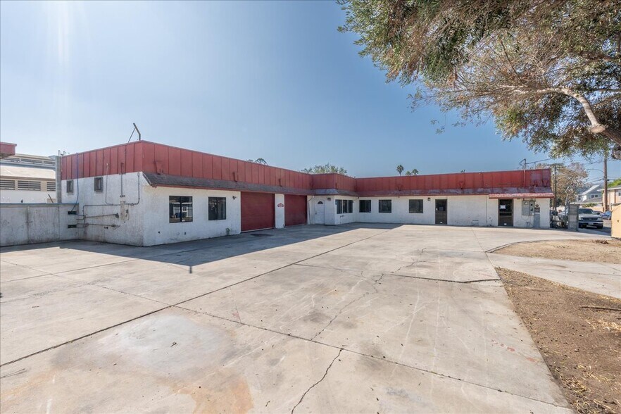 820 Railroad Ave, Santa Paula, CA à vendre - Photo du bâtiment - Image 3 de 20