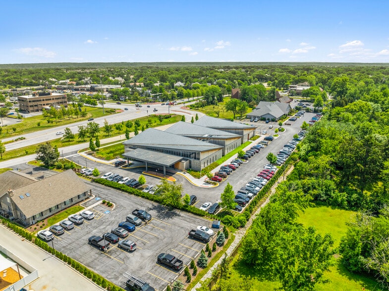 7600 County Line Rd, Burr Ridge, IL for sale - Aerial - Image 2 of 15