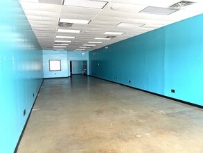 4345-4781 Bay Rd, Saginaw, MI à louer Photo du bâtiment- Image 1 de 4