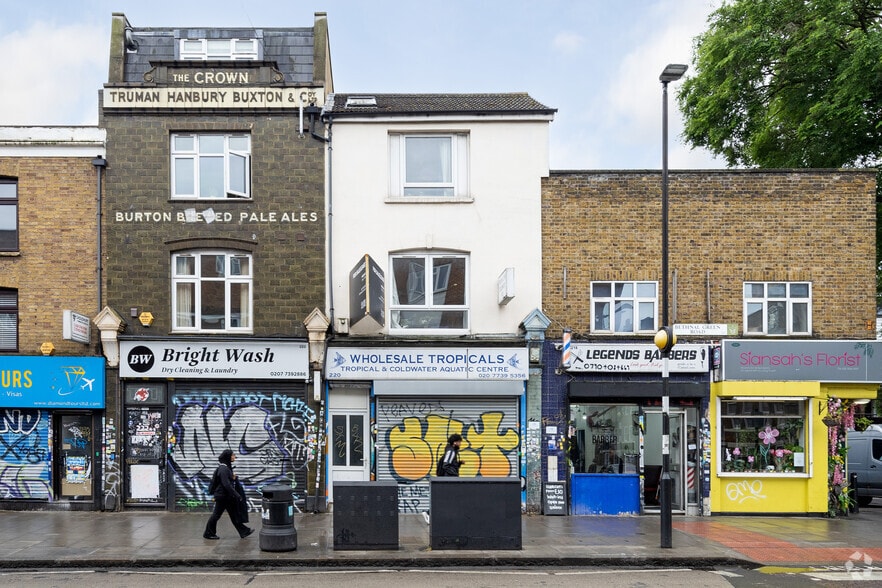 220 Bethnal Green Rd, London for sale - Building Photo - Image 1 of 5