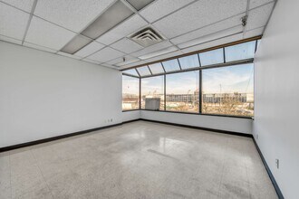 530-590 Chester Rd, Delta, BC à louer Photo intérieure- Image 2 de 6