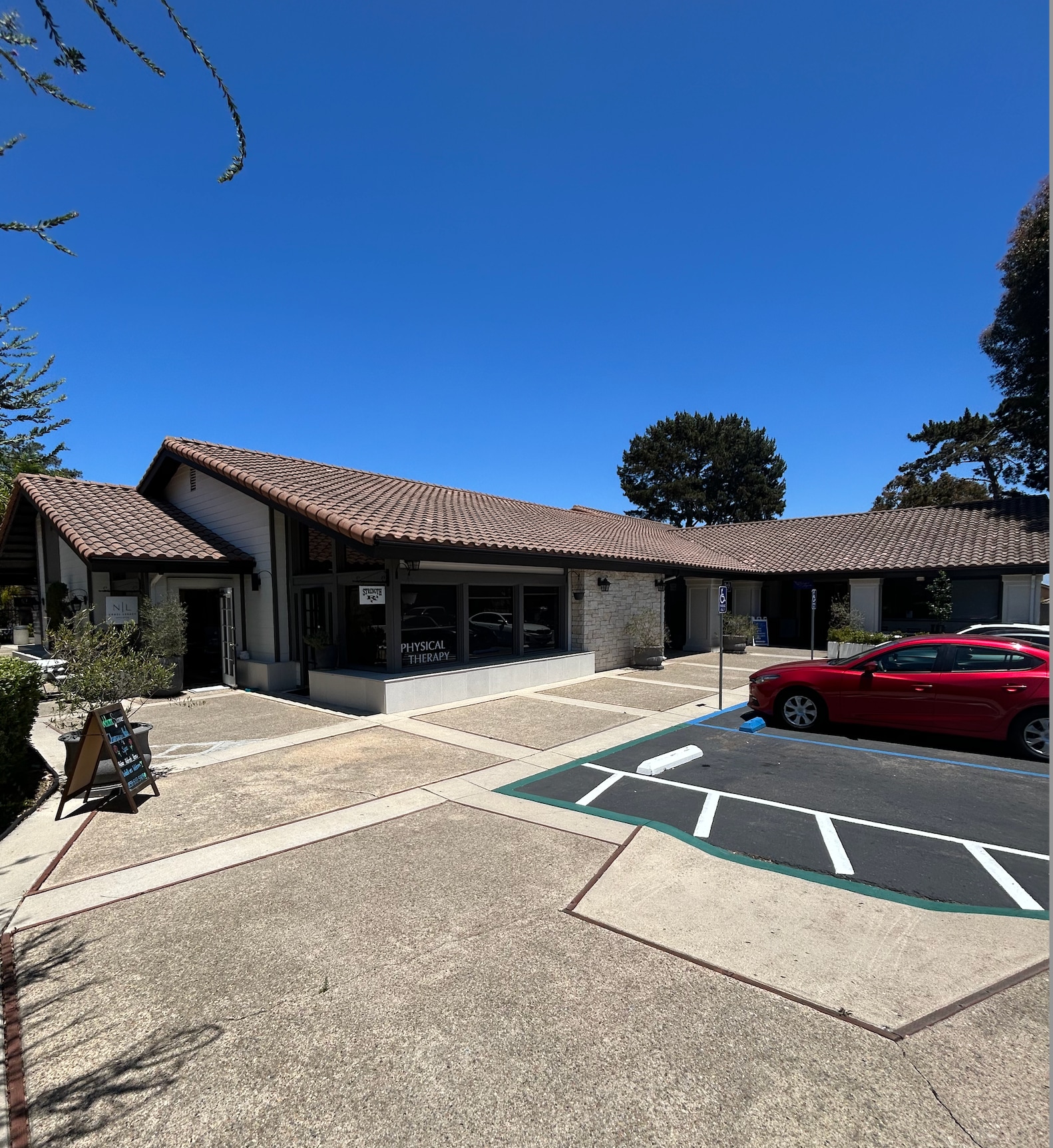 6435-6437 Caminito Blythefield, La Jolla, CA for lease Interior Photo- Image 1 of 5