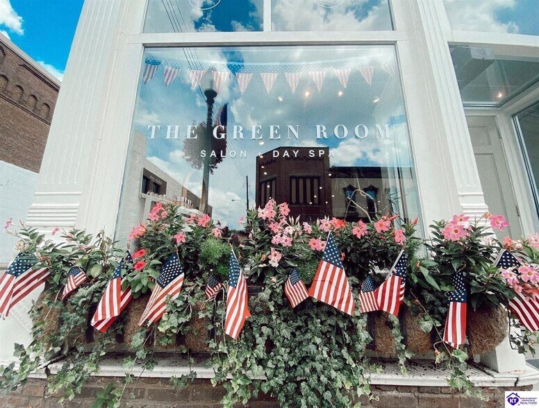 130 E Main St, Campbellsville, KY à vendre - Photo du bâtiment - Image 3 de 17