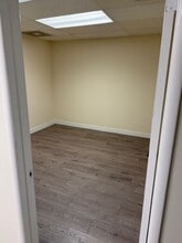 1095 N Main St, Orange, CA for lease Interior Photo- Image 1 of 4
