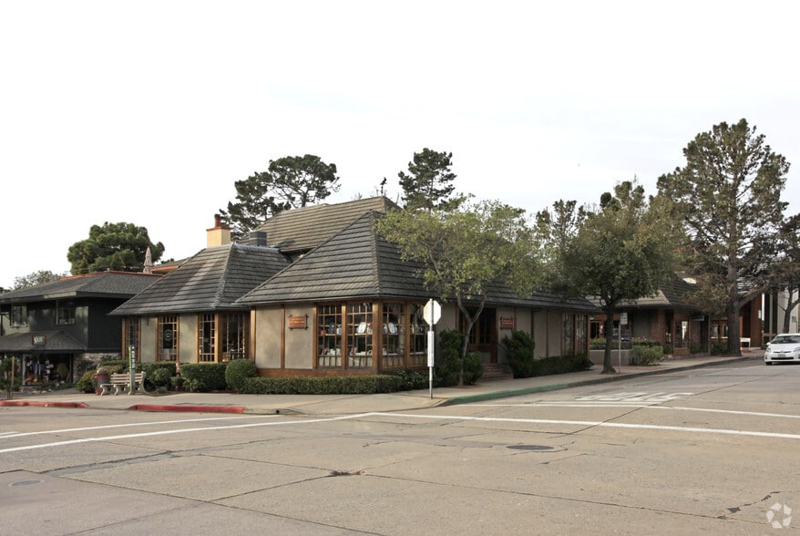 San Carlos St, Carmel, CA à louer - Photo du bâtiment - Image 2 de 7