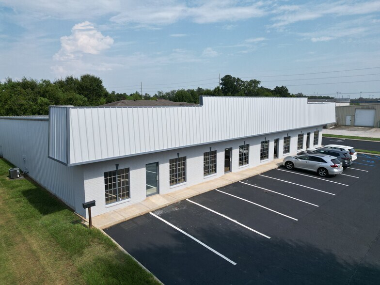 26064 Capitol Dr, Daphne, AL à louer - Photo du bâtiment - Image 2 de 4