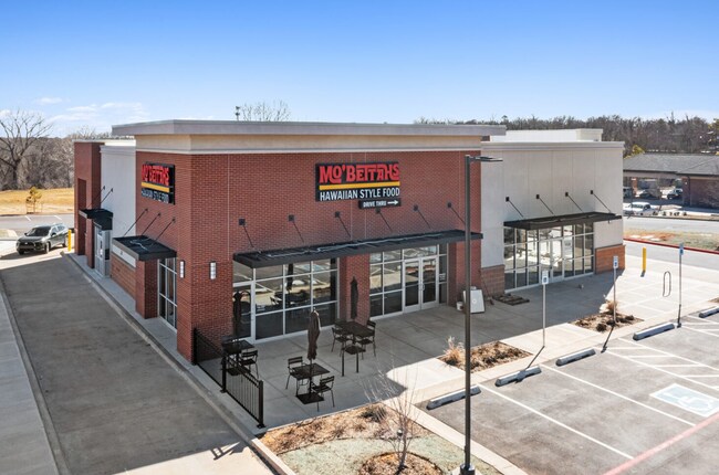 Plus de détails pour 1140-1148 S Bryant Ave, Edmond, OK - Commerce de détail à vendre