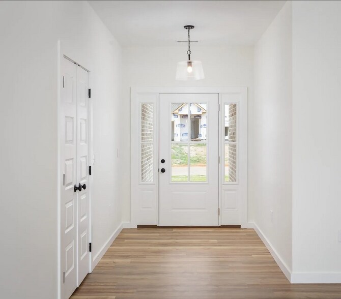 747 Karah Avery Ave, Rogersville, AL à vendre - Photo intérieure - Image 3 de 10