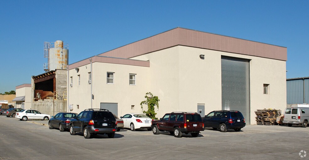 1225 Church St, Bohemia, NY à louer - Photo du bâtiment - Image 2 de 3