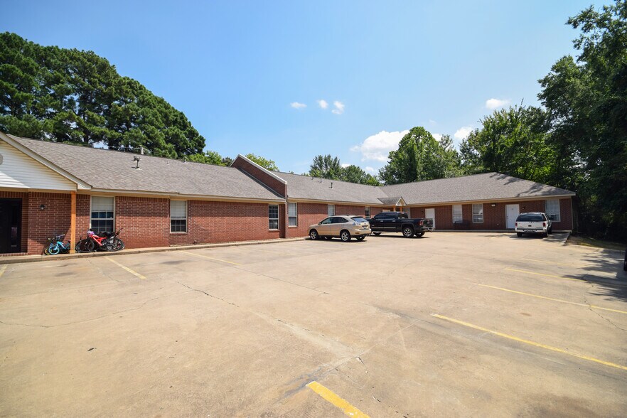 1839 Tyler St, Conway, AR à vendre - Photo du bâtiment - Image 3 de 8