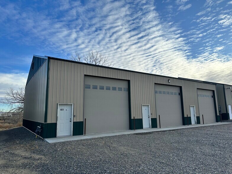 901 Man Cave St, Billings, MT à louer - Photo du bâtiment - Image 2 de 4