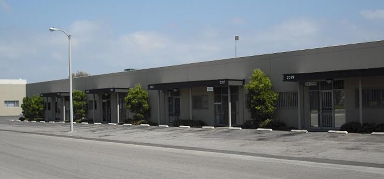 2021-2041 S Lyon St, Santa Ana, CA à louer Photo principale- Image 1 de 14