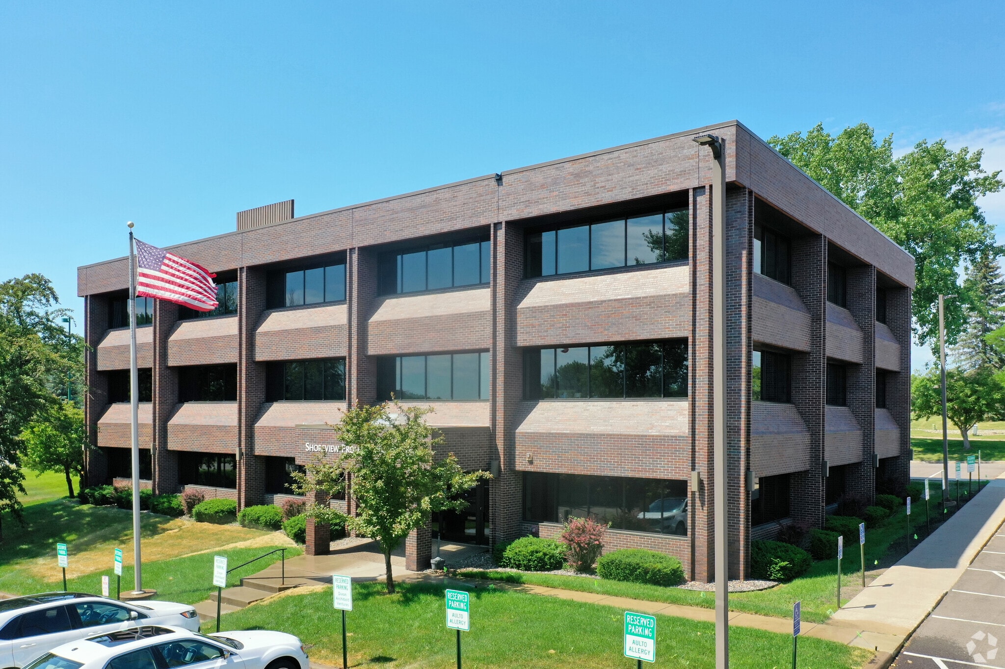 4570 Churchill St, Shoreview, MN for lease Primary Photo- Image 1 of 4