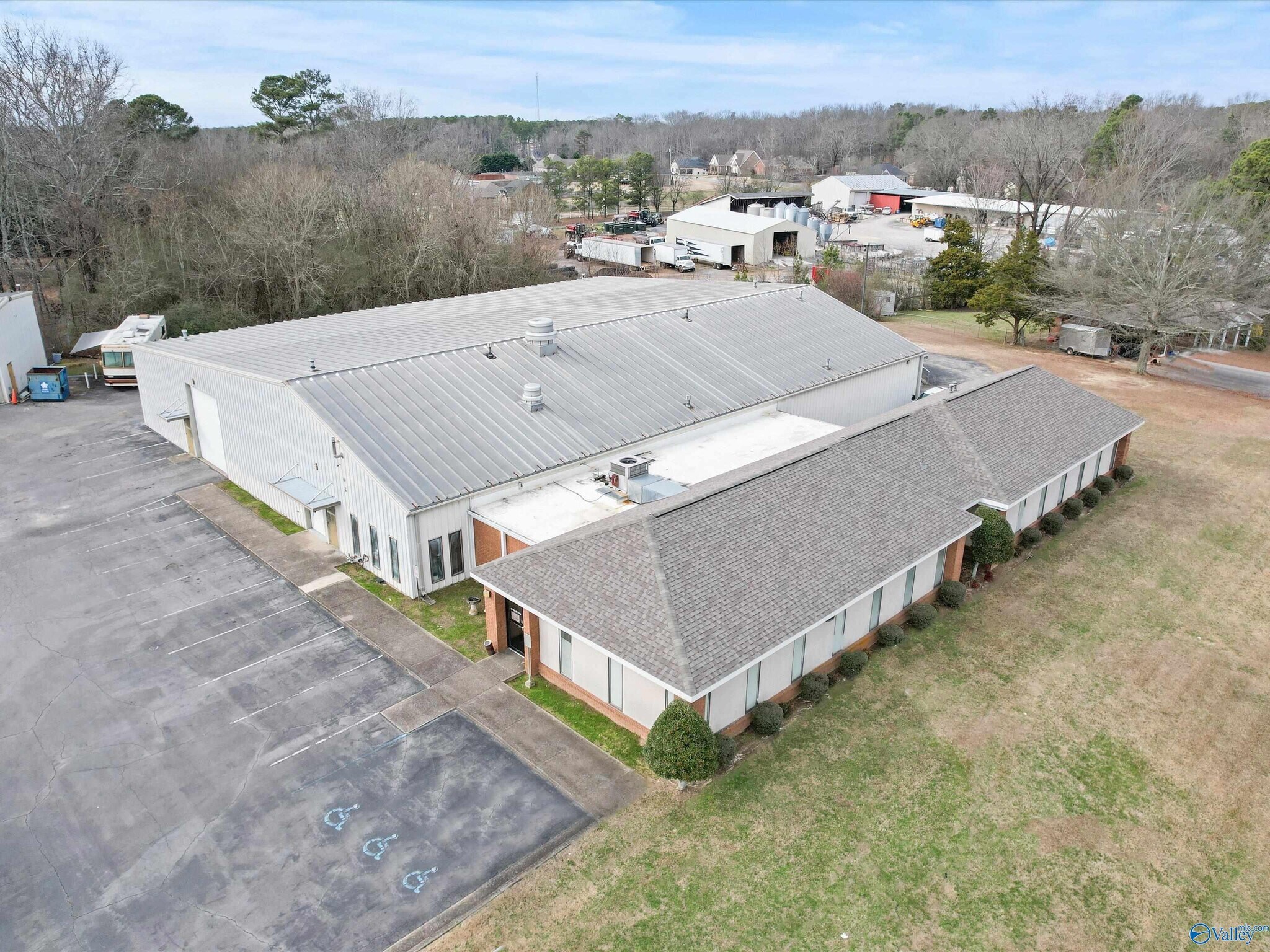 540 S Brindlee Mountain Pky, Arab, AL à vendre Photo du bâtiment- Image 1 de 17