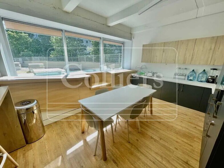 Bureau dans Marseille à louer - Photo intérieure - Image 2 de 8