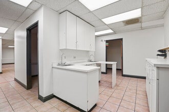 6347 Pacific Blvd, Huntington Park, CA for lease Interior Photo- Image 1 of 10