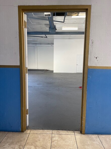 1640-1644 S La Cienega Blvd, Los Angeles, CA à louer - Photo du bâtiment - Image 2 de 9