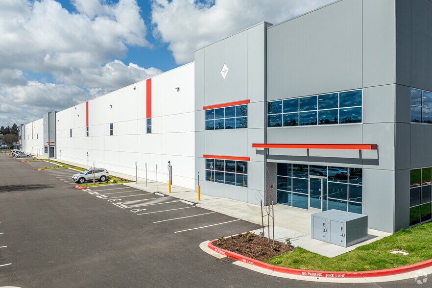 4600 NE 138th Ave, Portland, OR for lease - Building Photo - Image 3 of 5