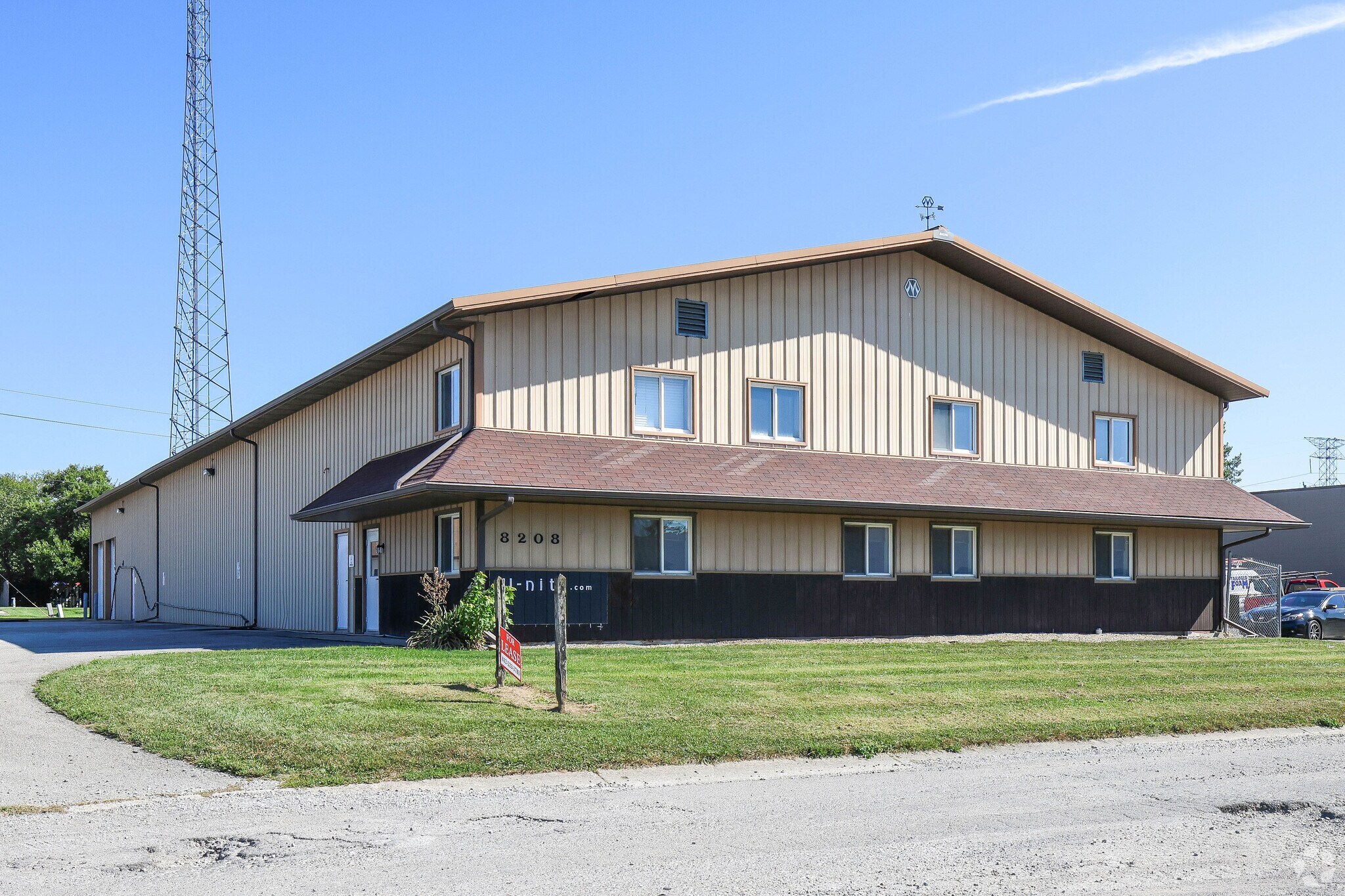 8208 Indy Ln, Indianapolis, IN à vendre Photo du bâtiment- Image 1 de 1