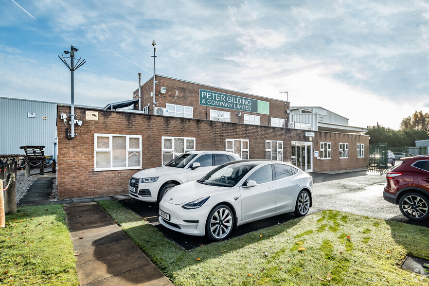 Caddick Rd, Prescot for lease - Primary Photo - Image 1 of 4