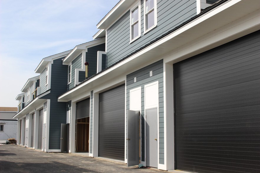 42 Felton St, Waltham, MA à vendre - Photo du bâtiment - Image 2 de 29