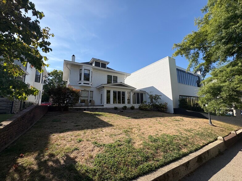 1903 21st Ave S, Nashville, TN à louer - Photo du bâtiment - Image 1 de 9