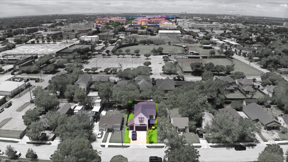 Luxury TCU Student Housing Portfolio portfolio of 2 properties for sale on LoopNet.ca - Building Photo - Image 2 of 50