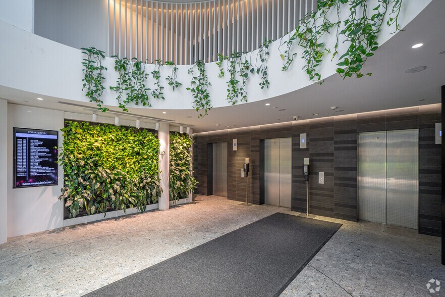 2 Elizabeth Plza, North Sydney à louer - Hall d’entrée - Image 3 de 4