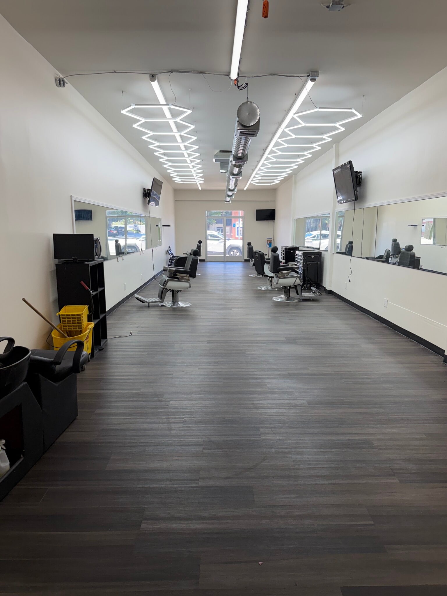 21816-21820 Devonshire St, Chatsworth, CA for lease Building Photo- Image 1 of 5