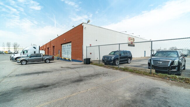 Plus de détails pour 125-127 Byassee Dr, Hazelwood, MO - Industriel à louer