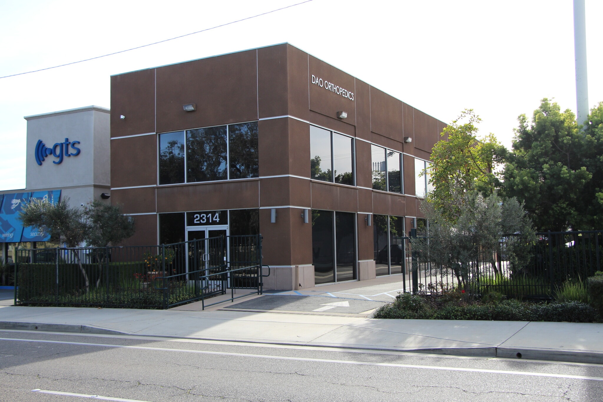2314 Newport Blvd, Costa Mesa, CA for lease Building Photo- Image 1 of 25