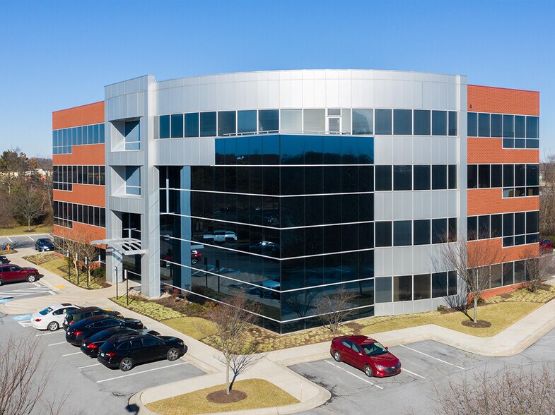 Fourth Floor Condos portfolio of 3 properties for sale on LoopNet.ca - Building Photo - Image 1 of 2