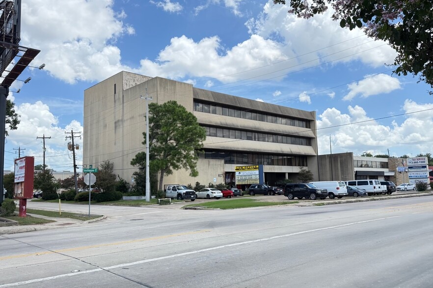 817 Southmore Ave, Pasadena, TX for sale - Building Photo - Image 1 of 2