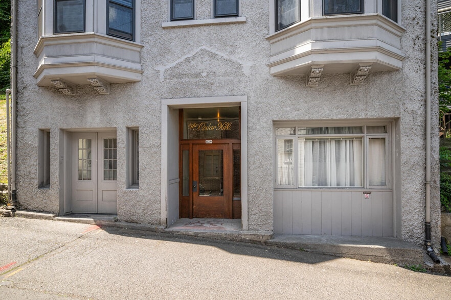 Green Cactus; Architect Designed Plexes portfolio of 2 properties for sale on LoopNet.ca - Building Photo - Image 3 of 62