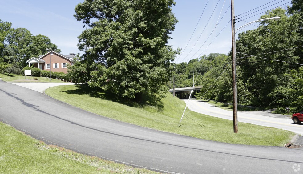 4280 Old William Penn Hwy, Monroeville, PA à louer - Photo du bâtiment - Image 3 de 17