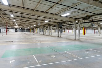 900 S Meridian Rd, Newton, KS for lease Interior Photo- Image 2 of 5