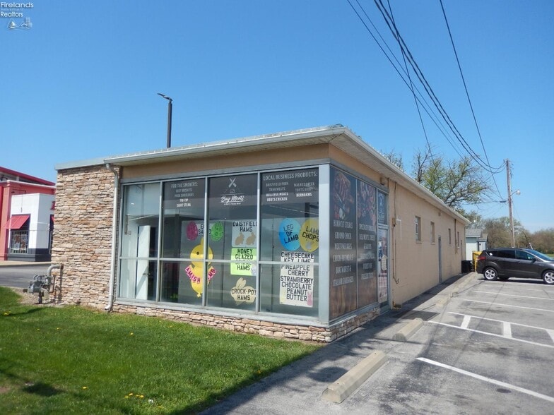 423 W Perkins Ave, Sandusky, OH for sale - Building Photo - Image 2 of 3