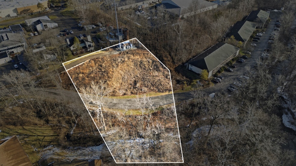 2750 Lauffer Ravines Dr, Columbus, OH for sale - Building Photo - Image 2 of 12