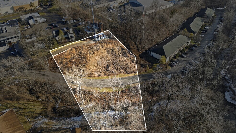 2750 Lauffer Ravines Dr, Columbus, OH à vendre - Photo du bâtiment - Image 2 de 12
