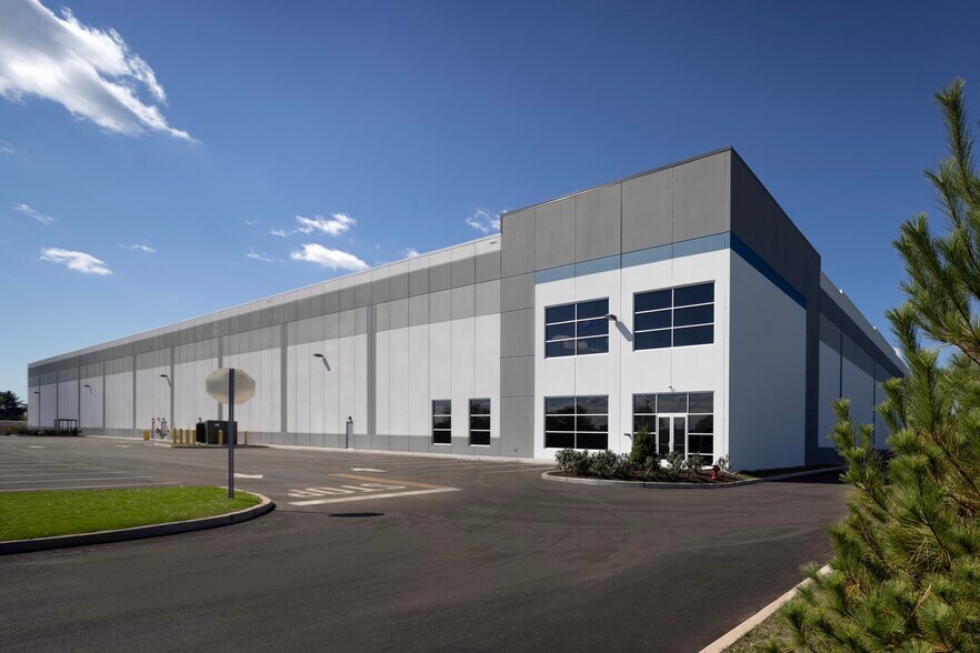 110 Belmont Dr, Somerset, NJ à louer - Photo du bâtiment - Image 3 de 25