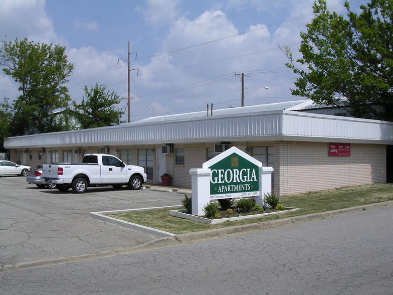 100 Georgia Pl, Poteau, OK à vendre - Photo principale - Image 1 de 2