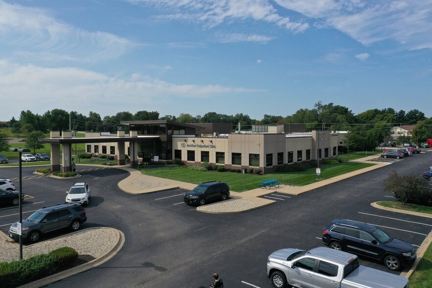 816 Featherstone Rd, Rockford, IL à vendre - Photo du bâtiment - Image 2 de 4