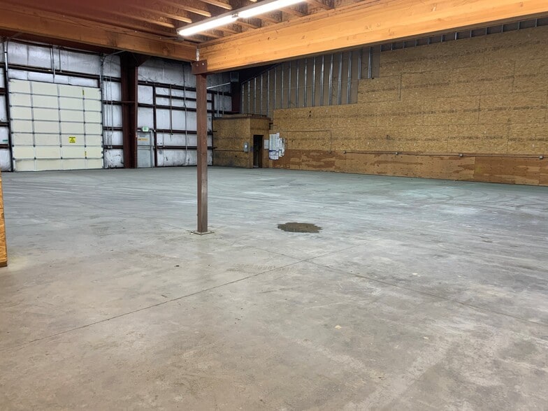 970 NW Park Ave, Estacada, OR for lease - Building Photo - Image 3 of 9