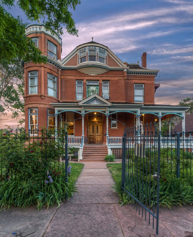 More details for 2555 W 37th Ave, Denver, CO - Hospitality for Sale