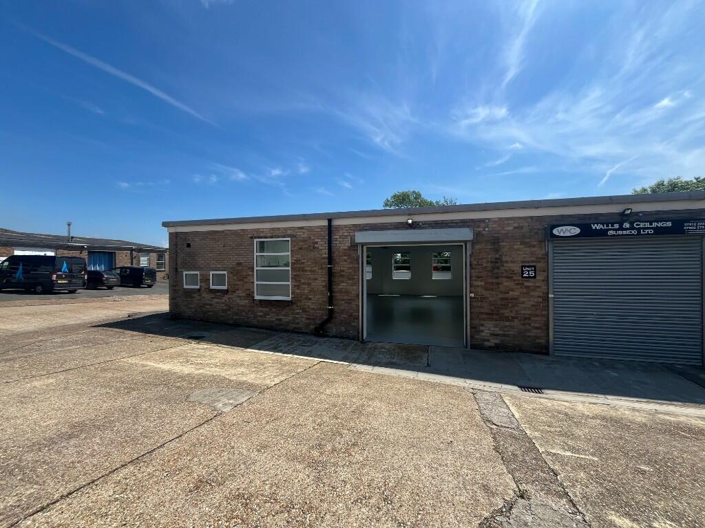 Station Rd, Hailsham à louer Photo du bâtiment- Image 1 de 3