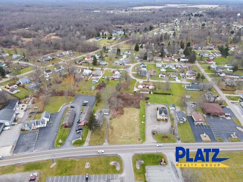 4705 Mahoning Ave NW, Warren, OH à louer - Photo du bâtiment - Image 3 de 5