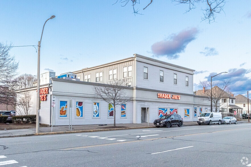 1121 Washington St, Newton, MA for lease - Building Photo - Image 3 of 4